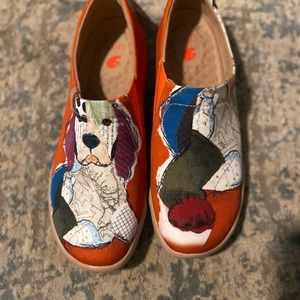 UIN Women’s casual shoes. New in Box.